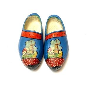 Vintage 1950s blue wooden handpainted Dutch clogs